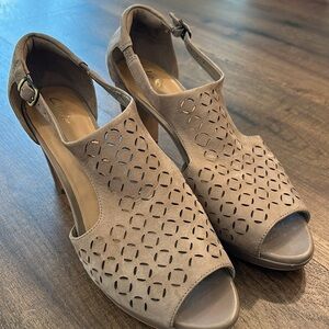 Clarks Artisan Jenness Energy Peep Toe Pump